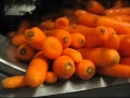 Haith Root Veg Peeler-Polisher on Carrots with patented roller design.wmv