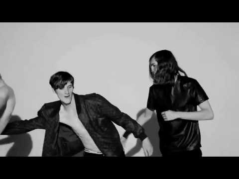 (Čeština) Kdo zaujal na milánském fashion weeku? (Čeština) Kdo zaujal na milánském fashion weeku?