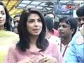 Priyanka Chopra & Kangana Ranaut pray to Siddhivinayak for Fashion