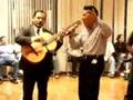 Javier cantando???