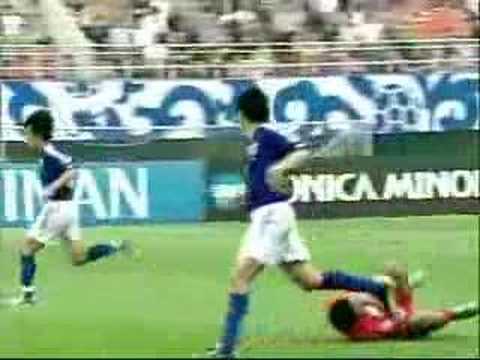 End� es expulsado del partido entre Jap&oacute;n y Bahrain, por las semifinales de la Copa de Asia 2004