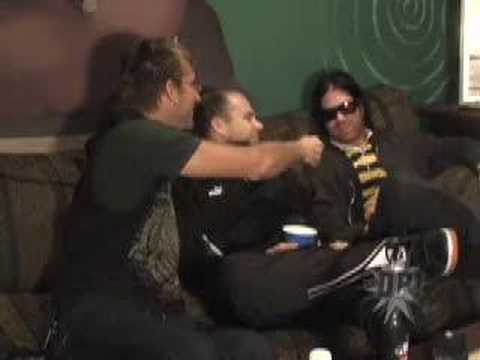 DANCE PARTY! THE BRONX Interview @ ...