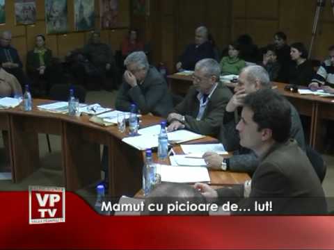 Mamut cu picioare de… lut!