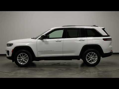 Used 2025 Bright White Clearcoat Jeep Laredo X image 1