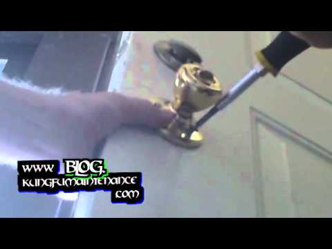 how to change a door lock
