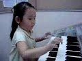 voil� une petite chinoise de 5 ans qui � un incroyable talent au piano ...