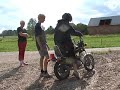 Lina kör moped 2.mpg