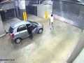 Imbecil se autoatropella