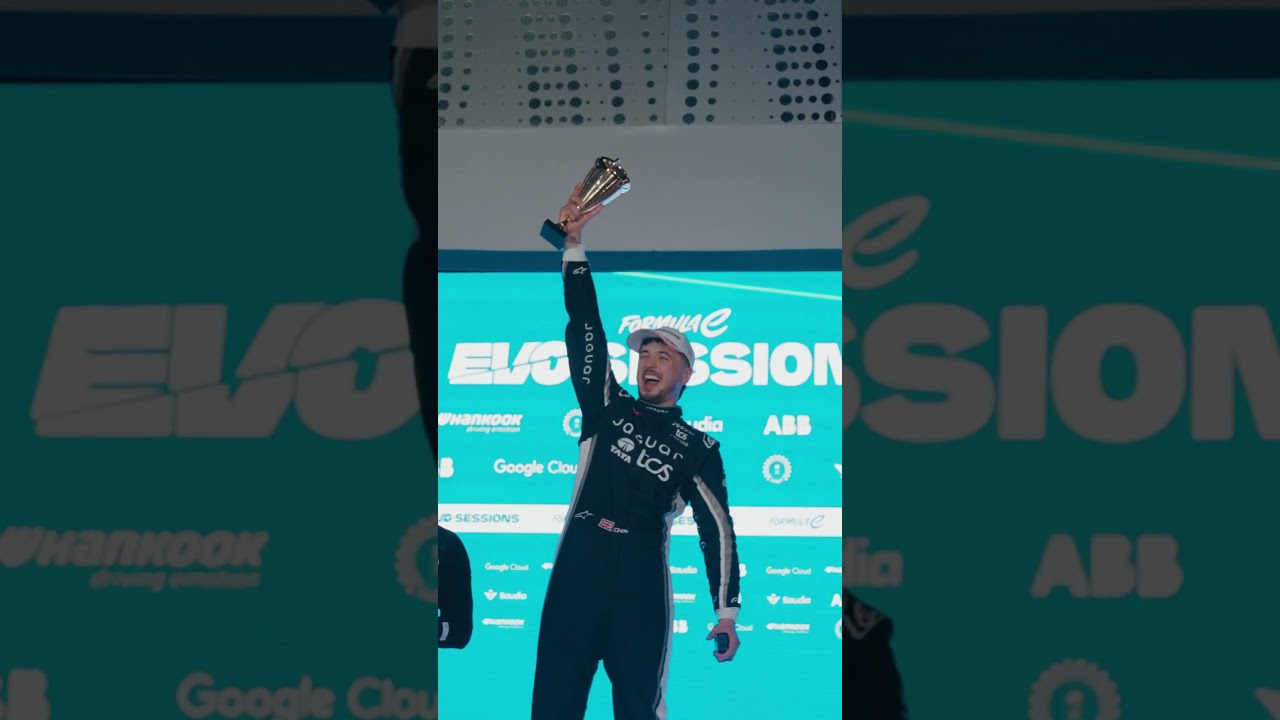 Loving these winning vibes on the podium 🏆 #EVOSessions #FormulaE