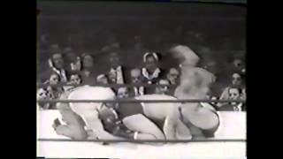 Wladek Killer Kowalski vs Antonino Argentina Tony Rocca 1950 's professional wrestling match