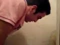 İstediği Anda Kusan Adam