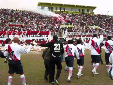 Los hinchas no se olvidan del "Echa Muni"