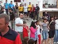 Video de la xaranga del dia de la joventut fent ballar a la gent.