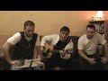 un morceau qui invite les amis � chanter ensembles.fraternelle,populaire,cette chanson rassemble,m�me les p'tits lolo timides.a tous ceux qui le veulent!lo