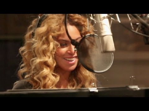 character - Singer chats about her 2-year-old daughter's reaction to watching a cartoon with her mom's voice. For more on this story, click here: http://abcnews.go.com/E...