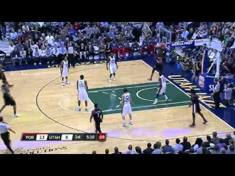 Marcus Camby to LaMarcus Aldridge alley-oop against Jazz