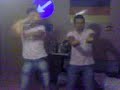 Ahmet und Christian am Tanzen