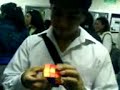 Armando el cubo de rubik en la escuela