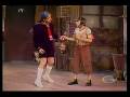 EL CHAVO DEL 8 ( Jugando al Futbol 1975 ) 1 de 2