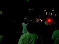 URUBUZADA COM O CÚ NA MÃO SAINDO ESCOLTADA