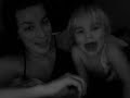 Isabelle & Della sjunger lucia
