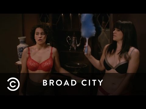 Cleaning In Underwear For Lil Wayne | Broad City