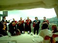 las tunas amenizando los almuerzos