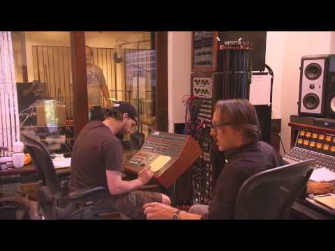 recording - Foo Fighters recording Wasting Light at Dave Grohl's house (2011)