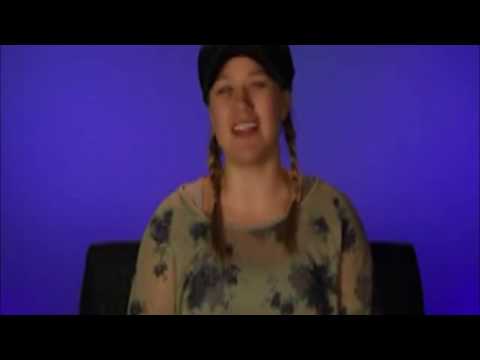 Kelly Clarkson is Funny! 3