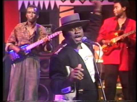 Kanda Bongo Man - Zing Zong (live on Oz TV) Kanda Bongo Man - Zing Zong (live on Oz TV)