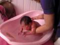 videos de Primeiro banho da Thailine