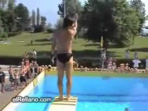 Vai lá campeão, Mostra como impressionar uma garota na piscina ! – (#Fail03)