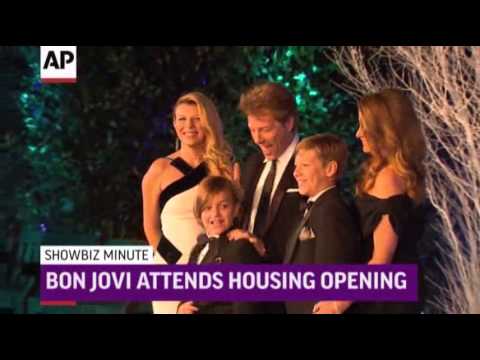 ShowBiz Minute: Bieber, Bon Jovi, Barrymore