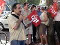 manifestation contre la loi sur le service minimum, � l'appel de la cgt, cfdt et fsu, � tarbes (hautes-pyr�n�es). par www.pyreneesinfo.fr