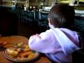 videos de Cute Hungry Baby