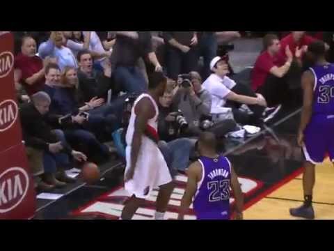 JJ Hickson throws it down against the Kings