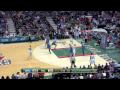 Hakim Warrick dunks on Matt Barnes