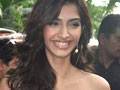 Sonam Kapoor wears SLIPPING PANTS(1 day ago)