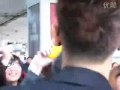 [fancam] Woo Hyuk landed at nanjing Airport,China 2010 Mar 17