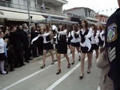 ΜΟΥΖΑΚΙ. 25-03-2013 ΠΑΡΕΛΑΣΗ (το Λύκειο)