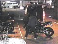 京都府京都市下京区のマンション駐輪場でのバイク盗難時の様子です。 [車体] HONDA CBR600RR 2004年式 黒(フェンダーレス) 3,4人の窃盗団が、わずか数十秒で車に運び込んでいます。 やはりプロによる犯行なのでしょうか。 車のナンバーや顔は隠されていますが、何か情報、アドバイス等あればお願いします。 管轄の警察署は、京都七条警察署です。 映像提出済みです。 2009年12月20日現在、情報は何も掴めず、見つかっておりません。 フジテレビ系「スーパーニュース」 テレビ東京系「たけしのニッポンのミカタ」 内でこの映像が使用されました。 / My bike was stolen at an area for parking of apartment in Kyoto,Japan. This crime took place at about 2 O'clock on February 24,2009. Please be careful of your security. If you notice any clue,please notify me of the information.