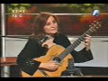 Berta Rojas ejecutando la guitarra de Barrios