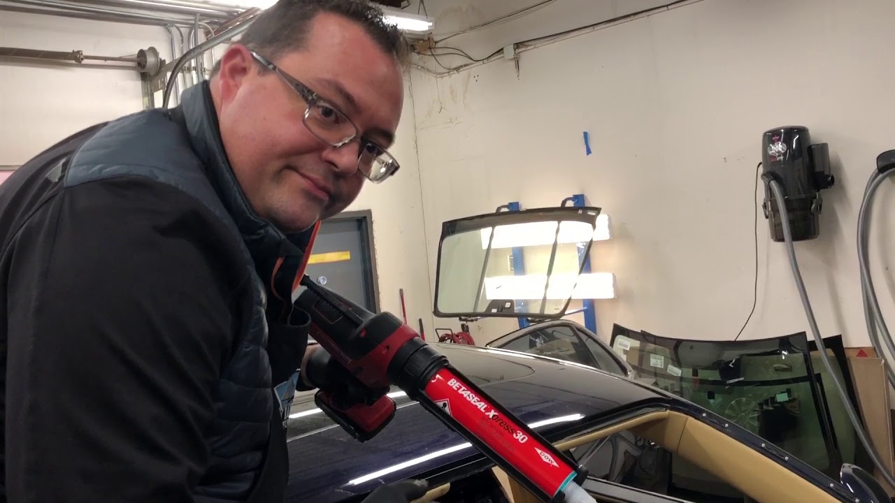 How To Prep a Vehicle For a Windshield Installation
