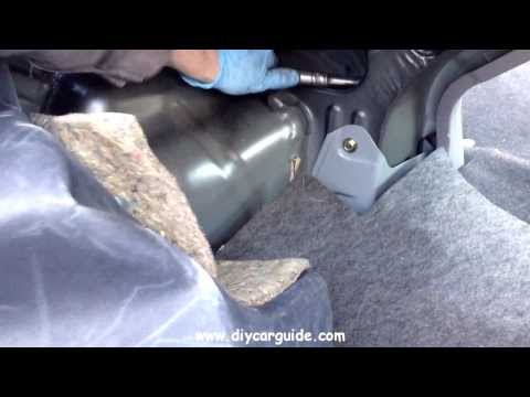 Nissan Almera Rear Shock Absorber Replacement