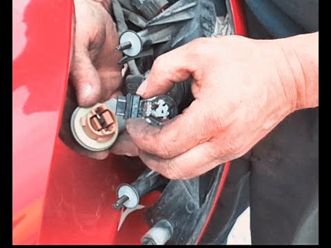 Rear Signal Bulb Replacement – Chrysler Intrepid