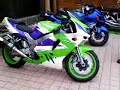 当時最速のバイクの一翼を担った、 川崎重工製スーパーバイク、 その後姿は、まさしく伝説川崎、 大岩迫君の二台目の愛車です、 アイムソーリー