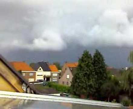 Onweer vlakbij.