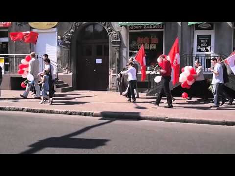 1 maja 2012 roku ulicami miasta Stargardu przeszedł pochód 1 majowy zorganizowany przez Radę Powiatowa SLD w Stargardzie Szczecińskim. Tradycyjnie dzieci otrzymywały balony, kobiety kwiaty z życzeniami. Niech się święci 1 maja, Święto Pracy.