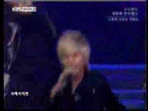 Super Junior-Don't Don performance in Music Bank