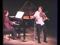 gilles apap et eric ferrand-n'kaoua
enescu, 3� sonate (partie 1) concert de musique en corse, 2003.
gilles apap est le parrain de l'ensemble instrumental de corse